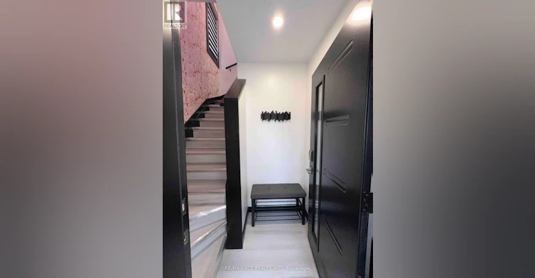 2-4985 Crysler Avenue, Niagara Falls, ON, L2E 3W6 - 2