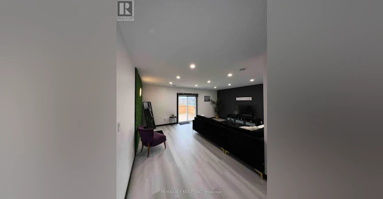 2-4985 Crysler Avenue, Niagara Falls, ON, L2E 3W6 - 3