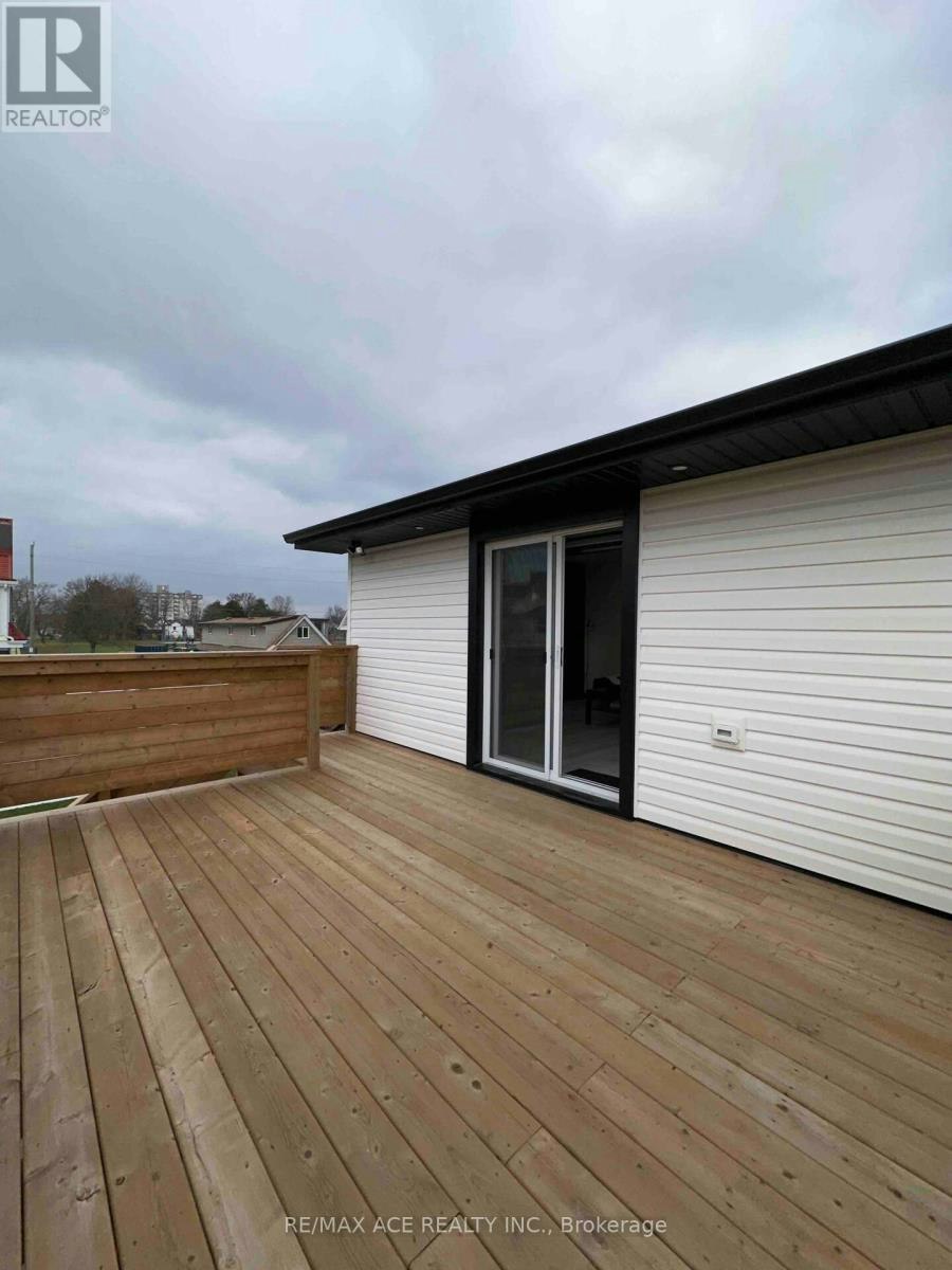 2-4985 Crysler Avenue, Niagara Falls, ON, L2E 3W6 - 14