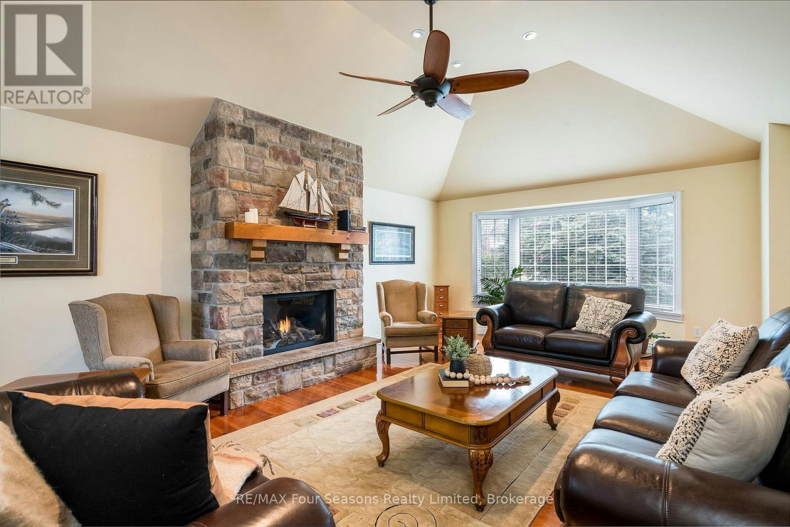 16 Carmichael Crescent, Collingwood, ON, L9Y 4R6