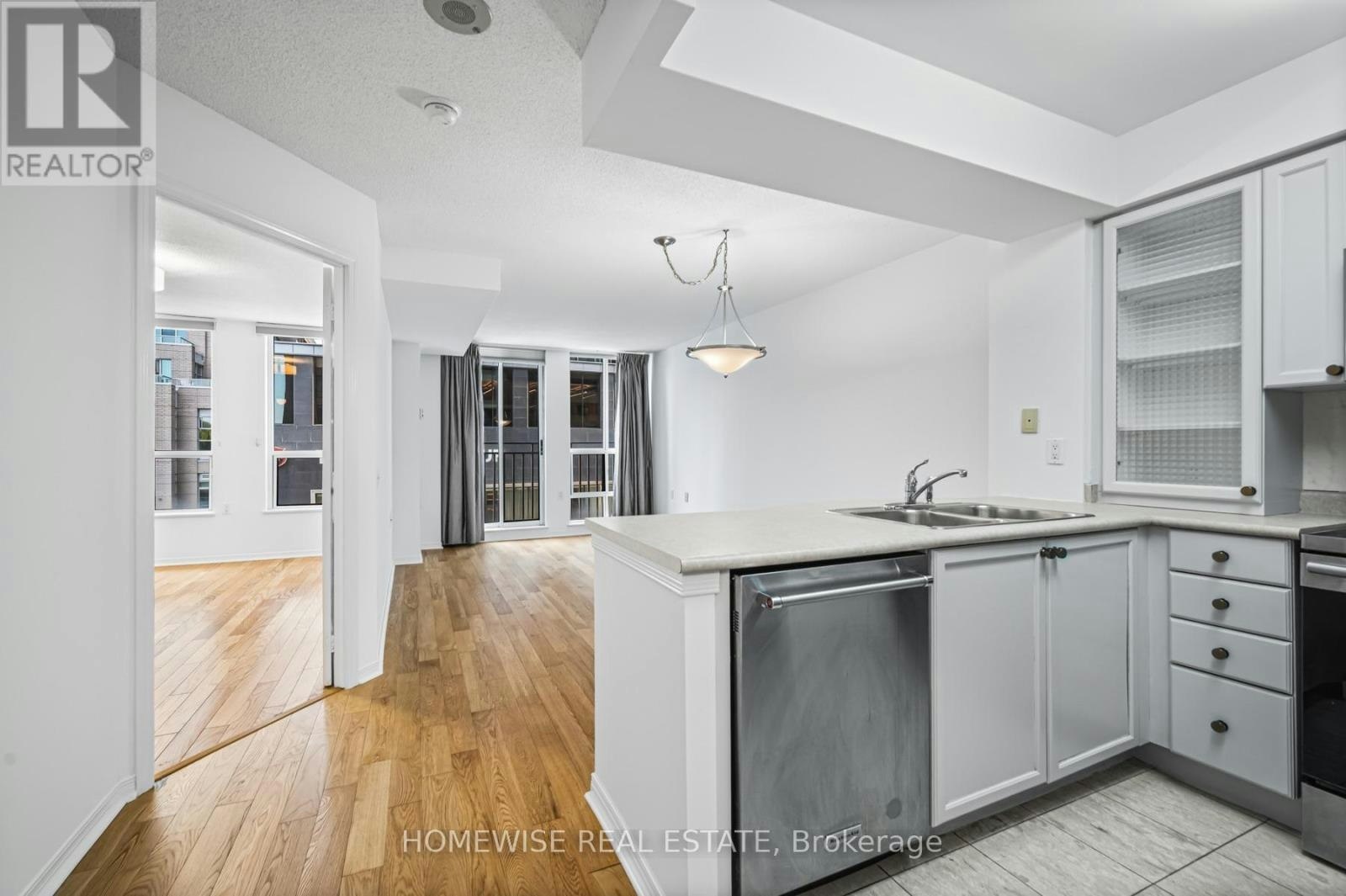 601-388 Bloor Street E, Toronto, ON, M4W 3W9 - 2