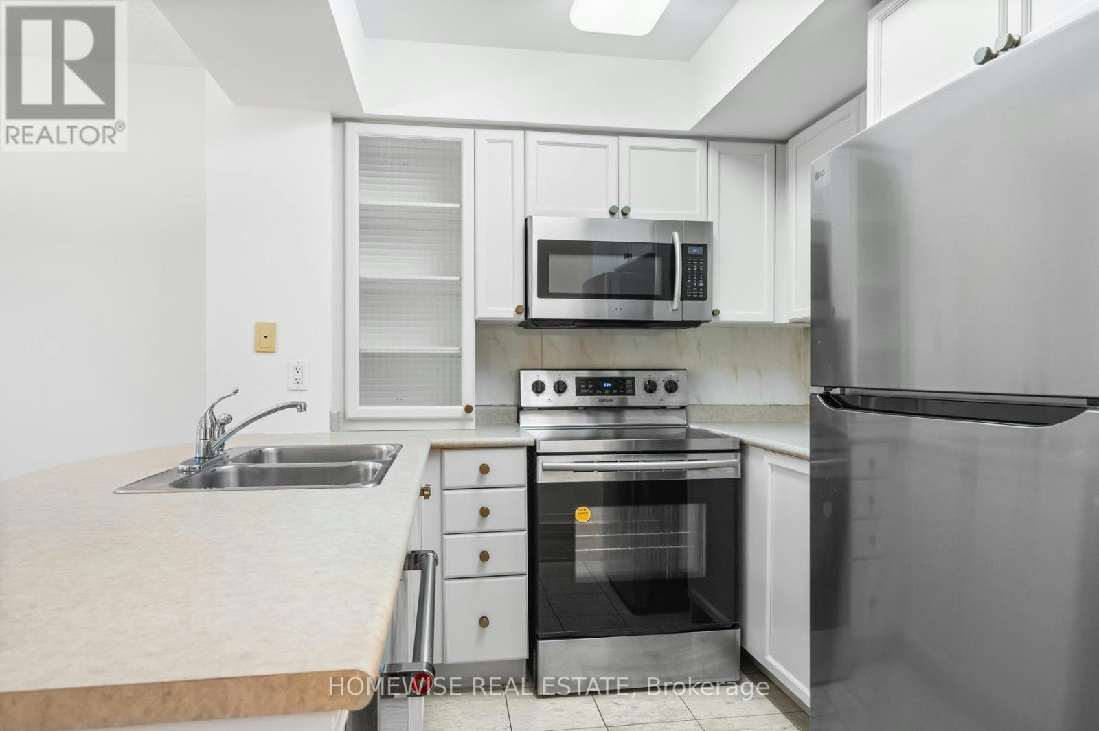 601-388 Bloor Street E, Toronto, ON, M4W 3W9 - 4