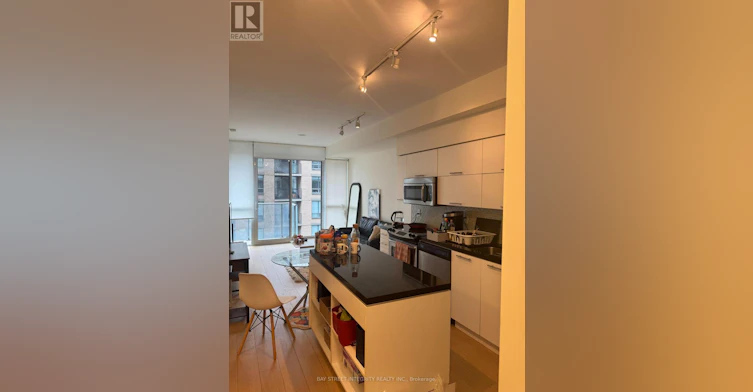 1405-126 Simcoe Street, Toronto, ON, M5H 4E6 - 2
