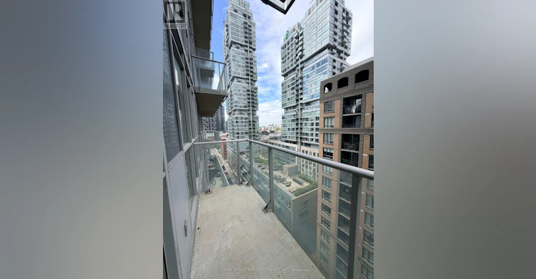 1405-126 Simcoe Street, Toronto, ON, M5H 4E6 - 11