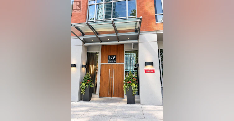 1405-126 Simcoe Street, Toronto, ON, M5H 4E6