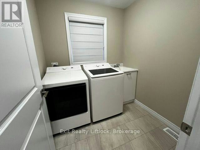 232 O'neil Street, Smith-Ennismore-Lakefield, ON, K9K 0H1 - 10