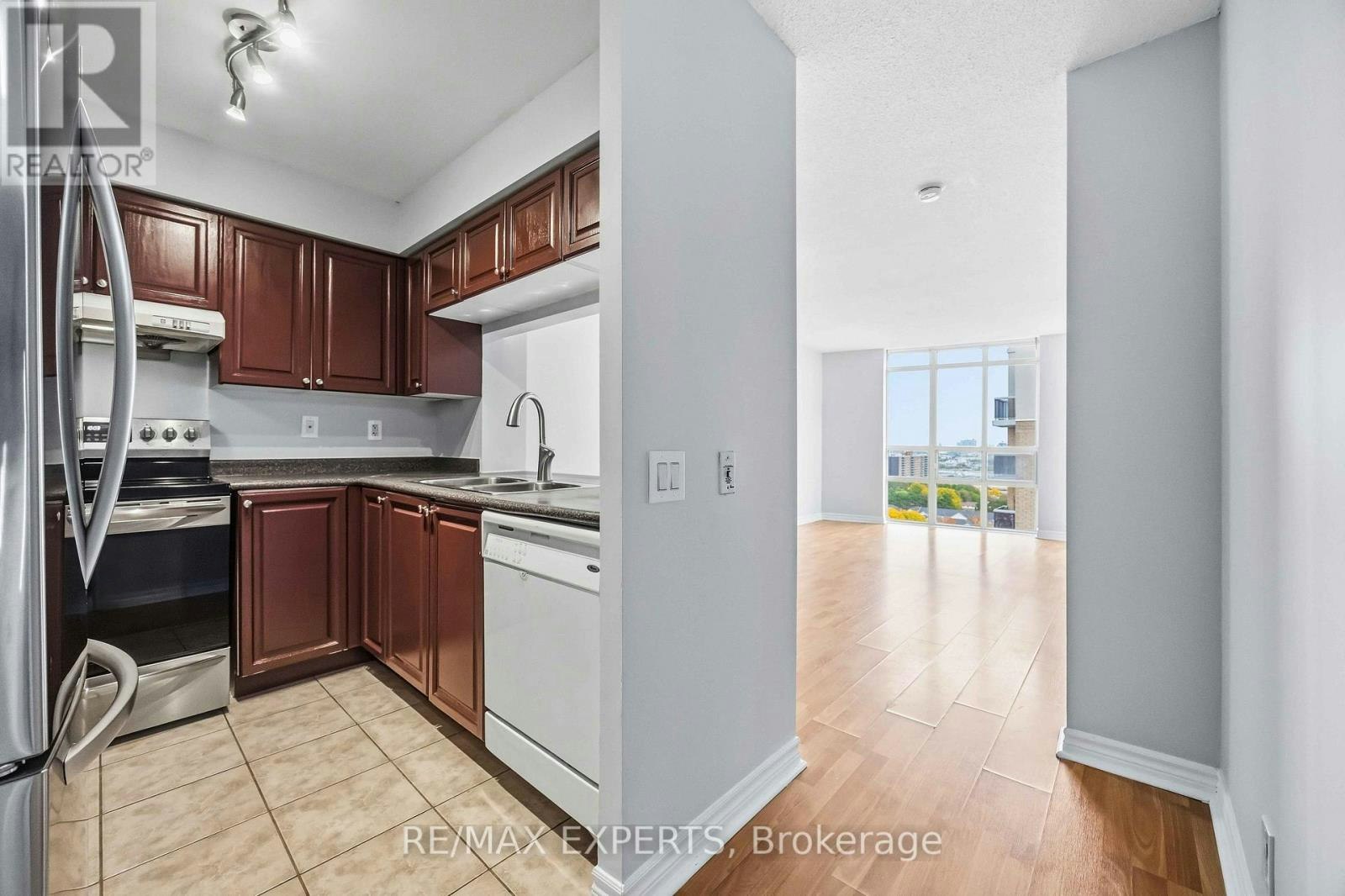 1537-18 Mondeo Drive, Toronto, ON, M1P 5C8 - 15