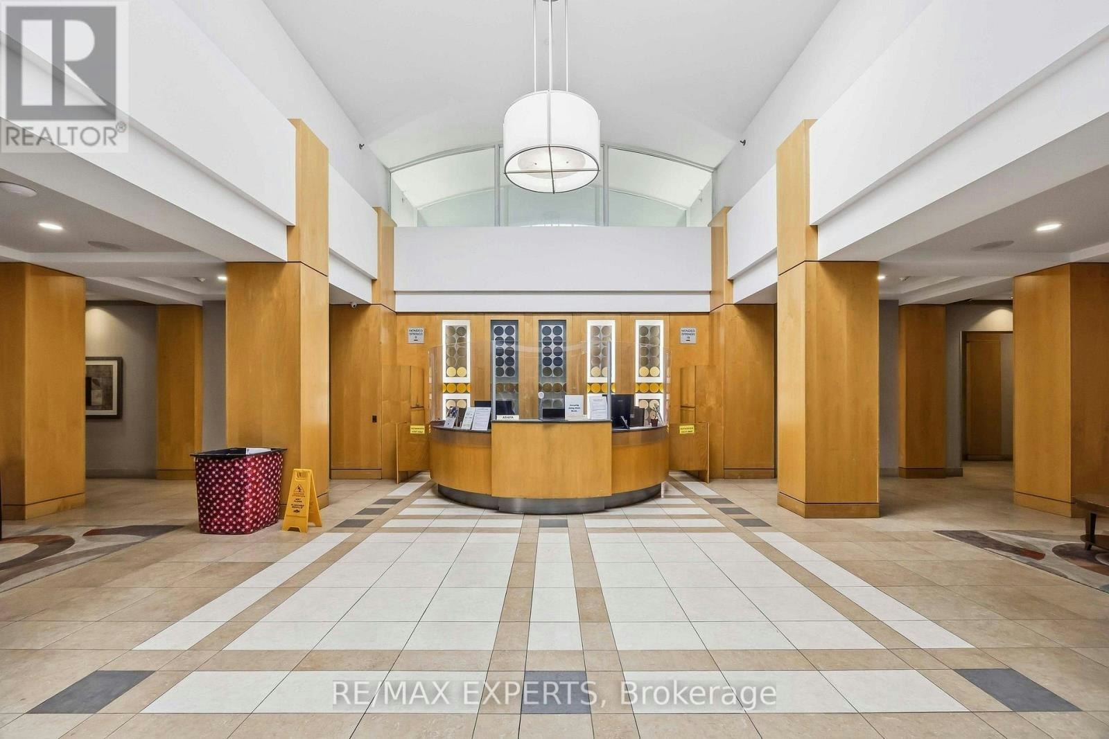 1537-18 Mondeo Drive, Toronto, ON, M1P 5C8 - 4
