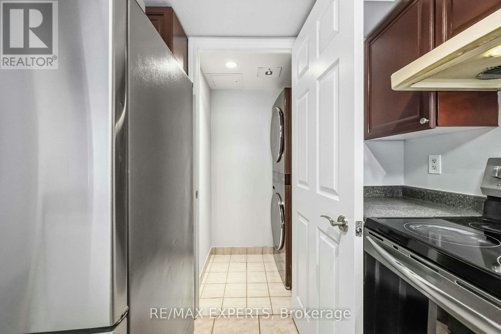 1537-18 Mondeo Drive, Toronto, ON, M1P 5C8 - 21