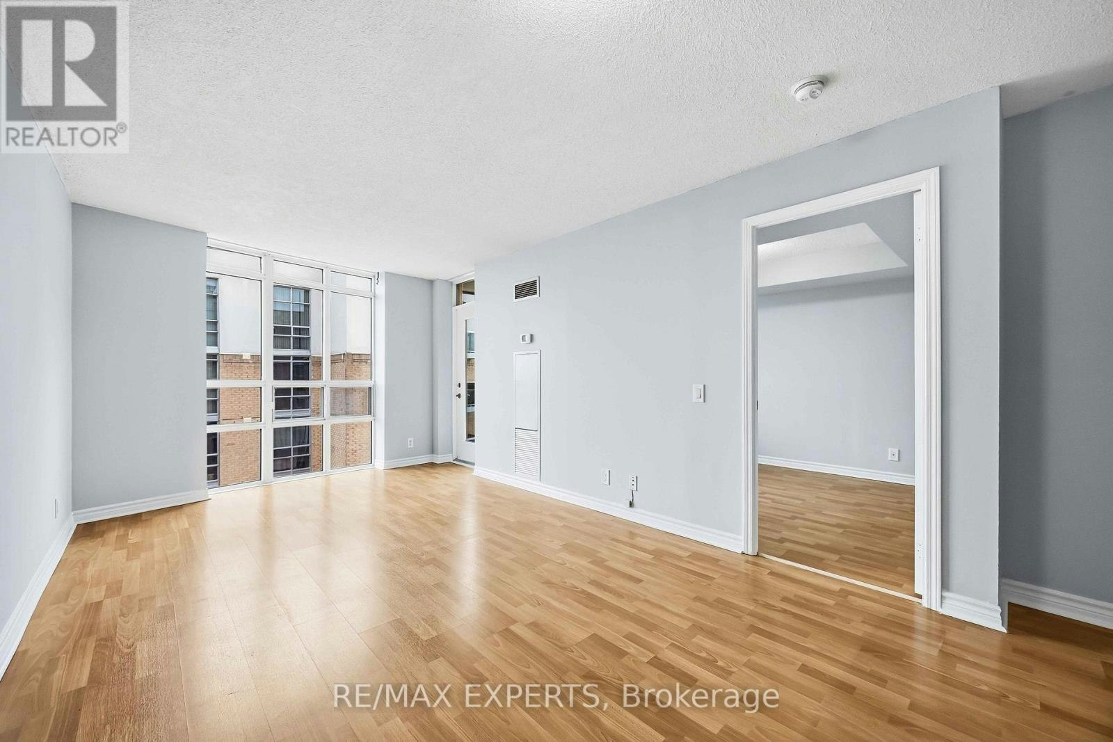 1537-18 Mondeo Drive, Toronto, ON, M1P 5C8 - 9