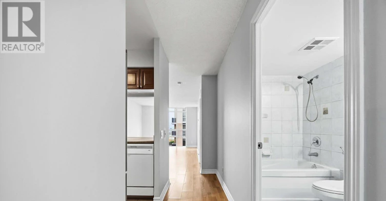 1537-18 Mondeo Drive, Toronto, ON, M1P 5C8 - 19