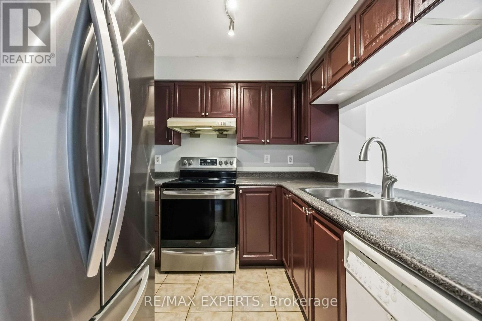 1537-18 Mondeo Drive, Toronto, ON, M1P 5C8 - 13