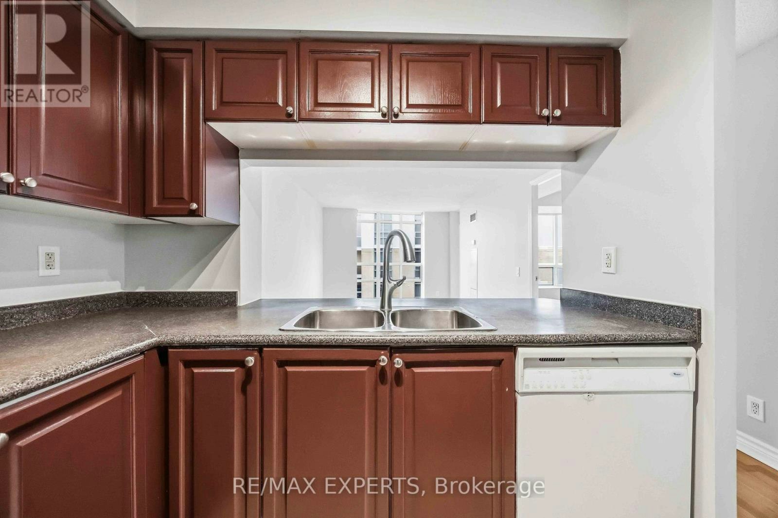 1537-18 Mondeo Drive, Toronto, ON, M1P 5C8 - 14