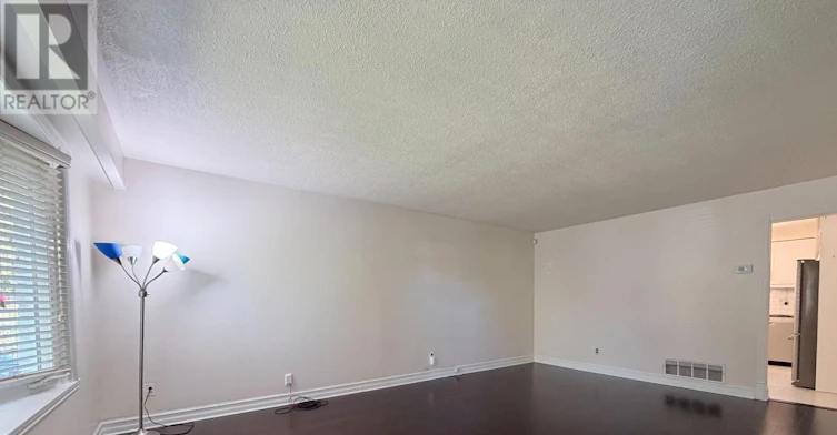 1143 Valley Court, Oshawa, ON, L1J 3M4 - 4