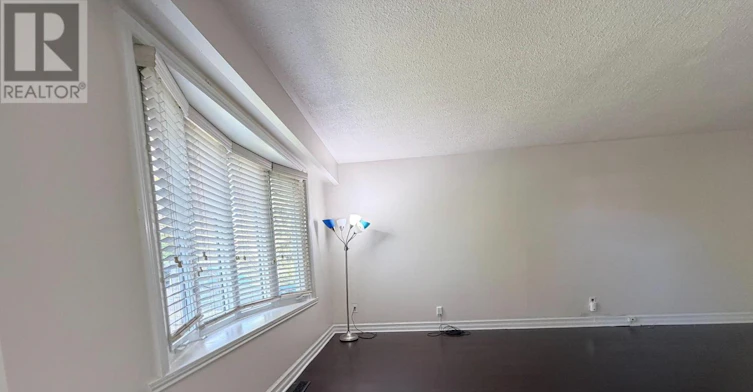 1143 Valley Court, Oshawa, ON, L1J 3M4 - 3