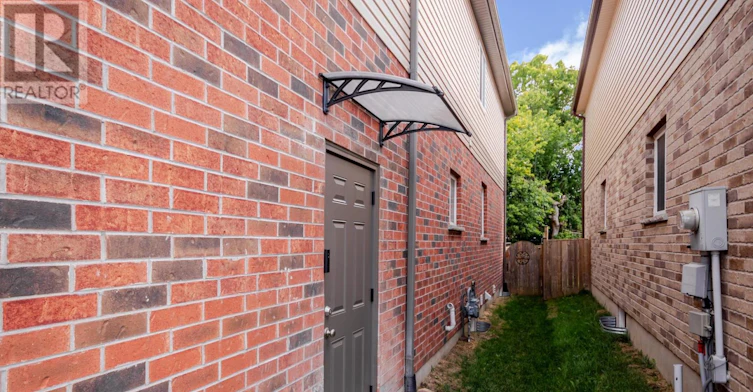 1253 Howlett Circle, London, ON, N5X 0K5 - 2