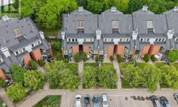TH 8-100 Arbors Lane