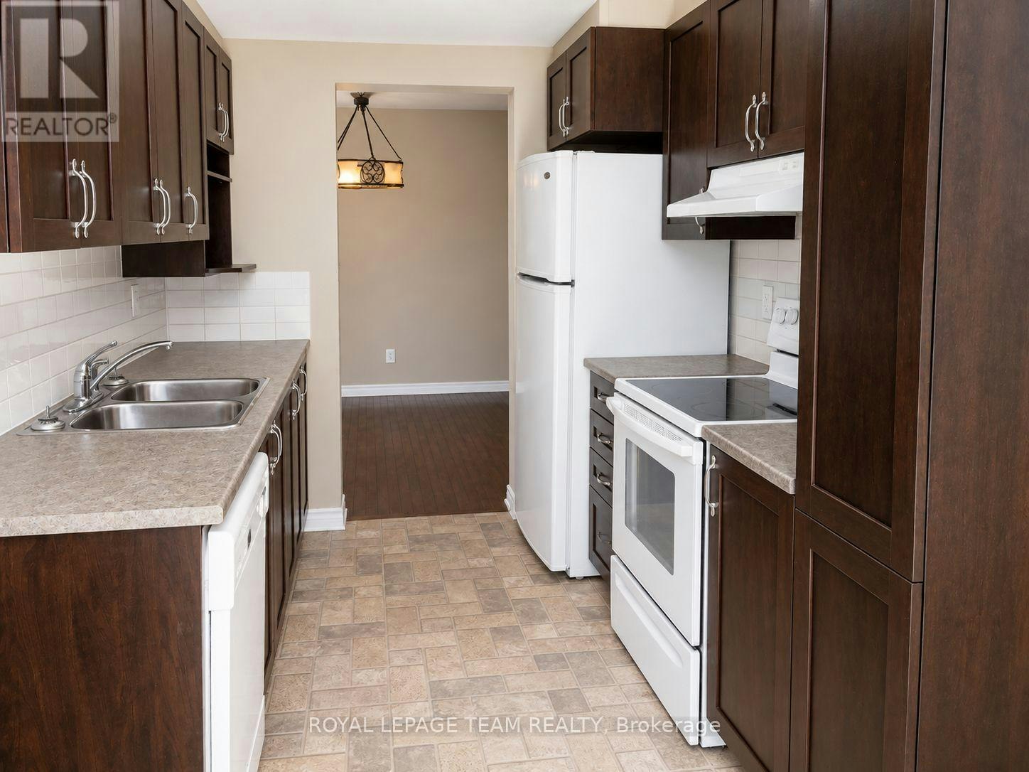 133 Forestbrook Street, Ottawa, ON, K2K 0A8 - 6