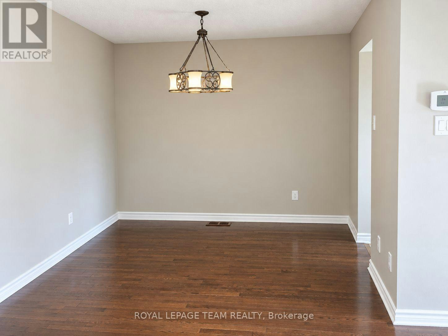 133 Forestbrook Street, Ottawa, ON, K2K 0A8 - 5