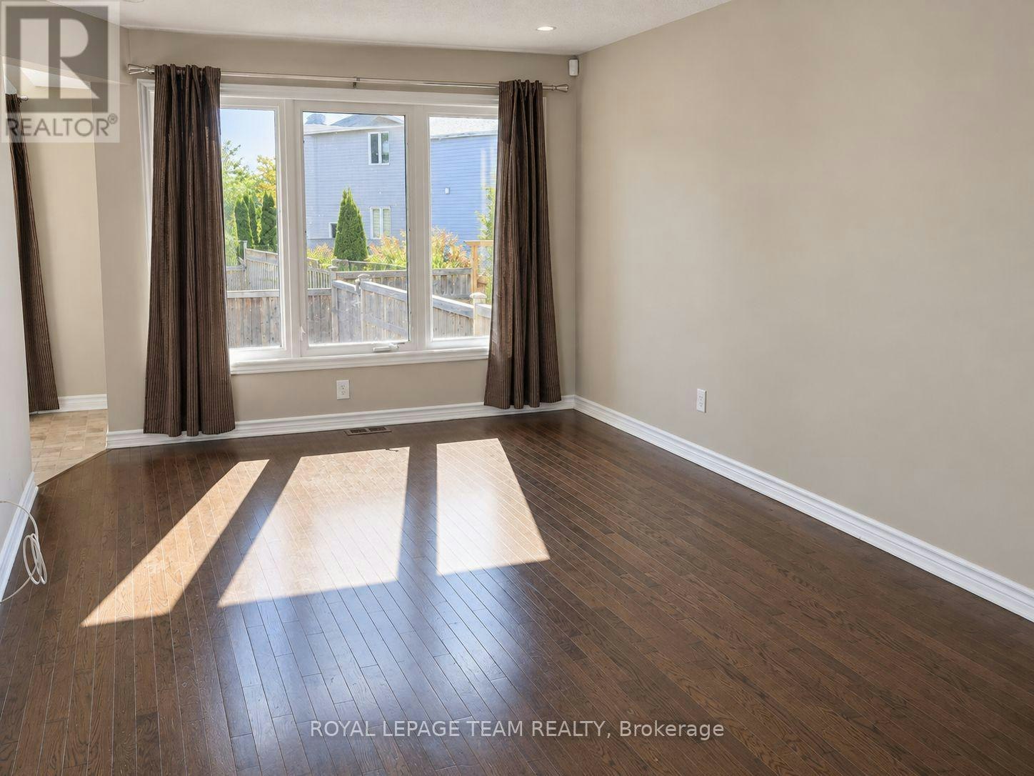 133 Forestbrook Street, Ottawa, ON, K2K 0A8 - 4