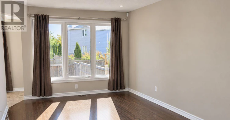 133 Forestbrook Street, Ottawa, ON, K2K 0A8 - 4