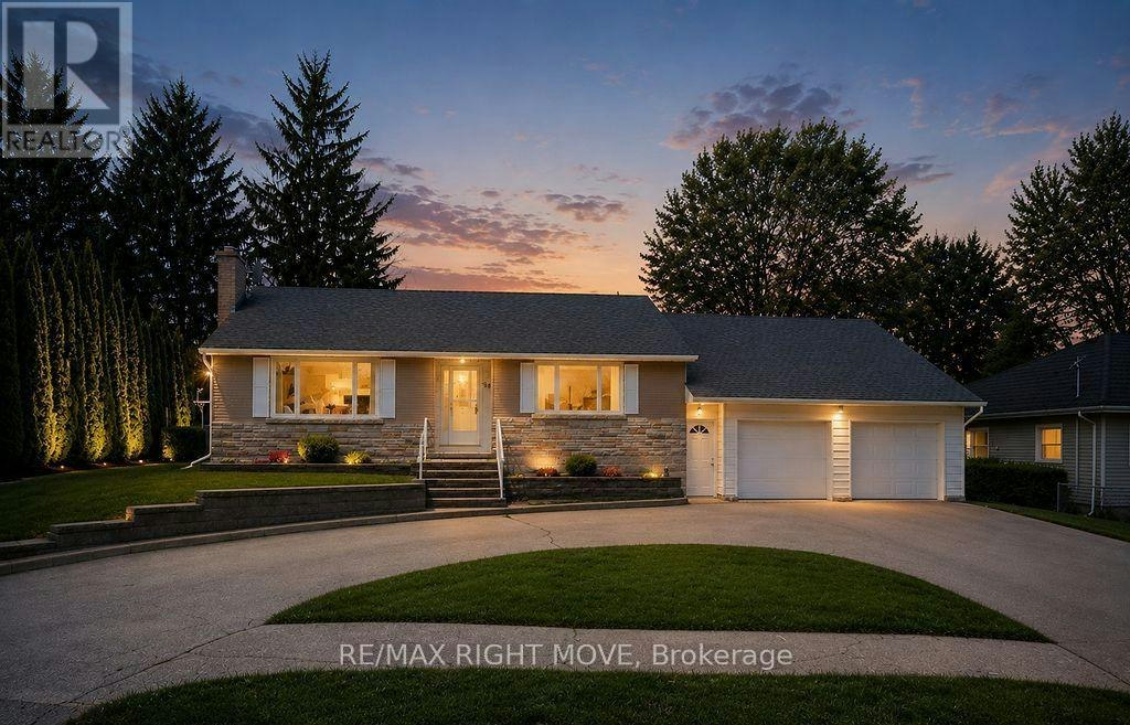 94 Fittons Road E, Orillia, ON, L3V 2J5