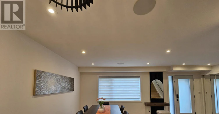 11 Edison Circle, Toronto, ON, M6L 2L3 - 5