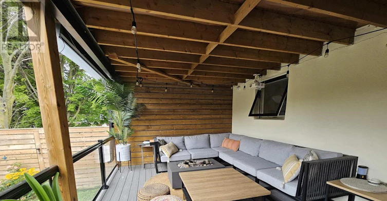 11 Edison Circle, Toronto, ON, M6L 2L3 - 28