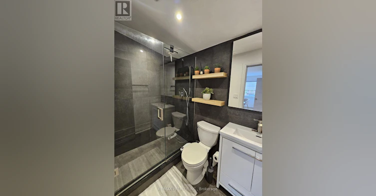 11 Edison Circle, Toronto, ON, M6L 2L3 - 19