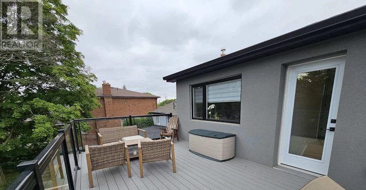 11 Edison Circle, Toronto, ON, M6L 2L3 - 25