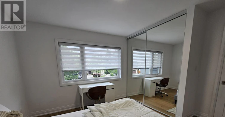11 Edison Circle, Toronto, ON, M6L 2L3 - 23