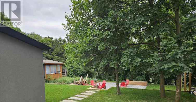 11 Edison Circle, Toronto, ON, M6L 2L3 - 29