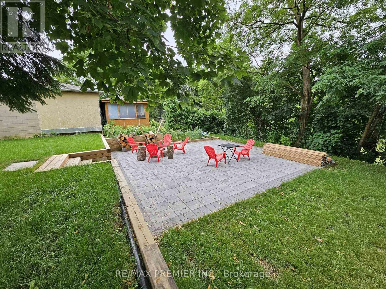11 Edison Circle, Toronto, ON, M6L 2L3 - 30