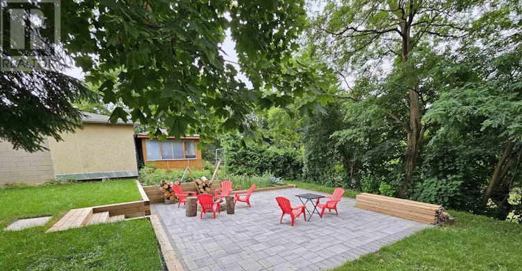 11 Edison Circle, Toronto, ON, M6L 2L3 - 30