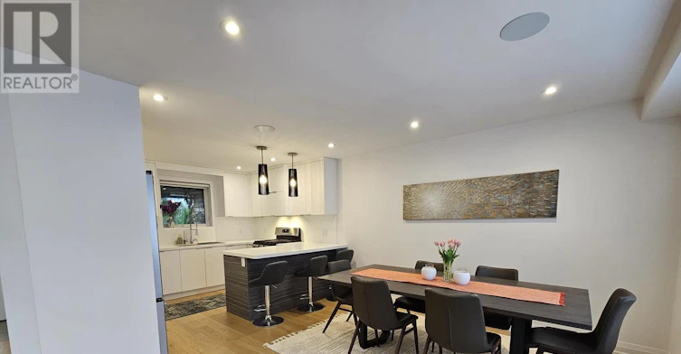 11 Edison Circle, Toronto, ON, M6L 2L3 - 7