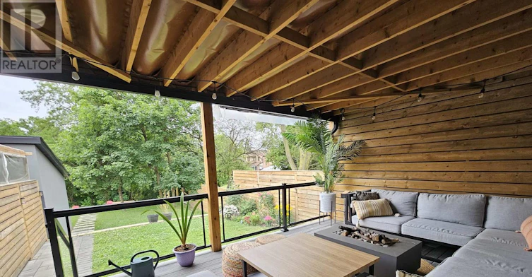 11 Edison Circle, Toronto, ON, M6L 2L3 - 27