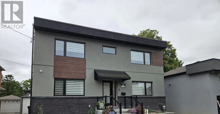 11 Edison Circle, Toronto, ON, M6L 2L3 - 2