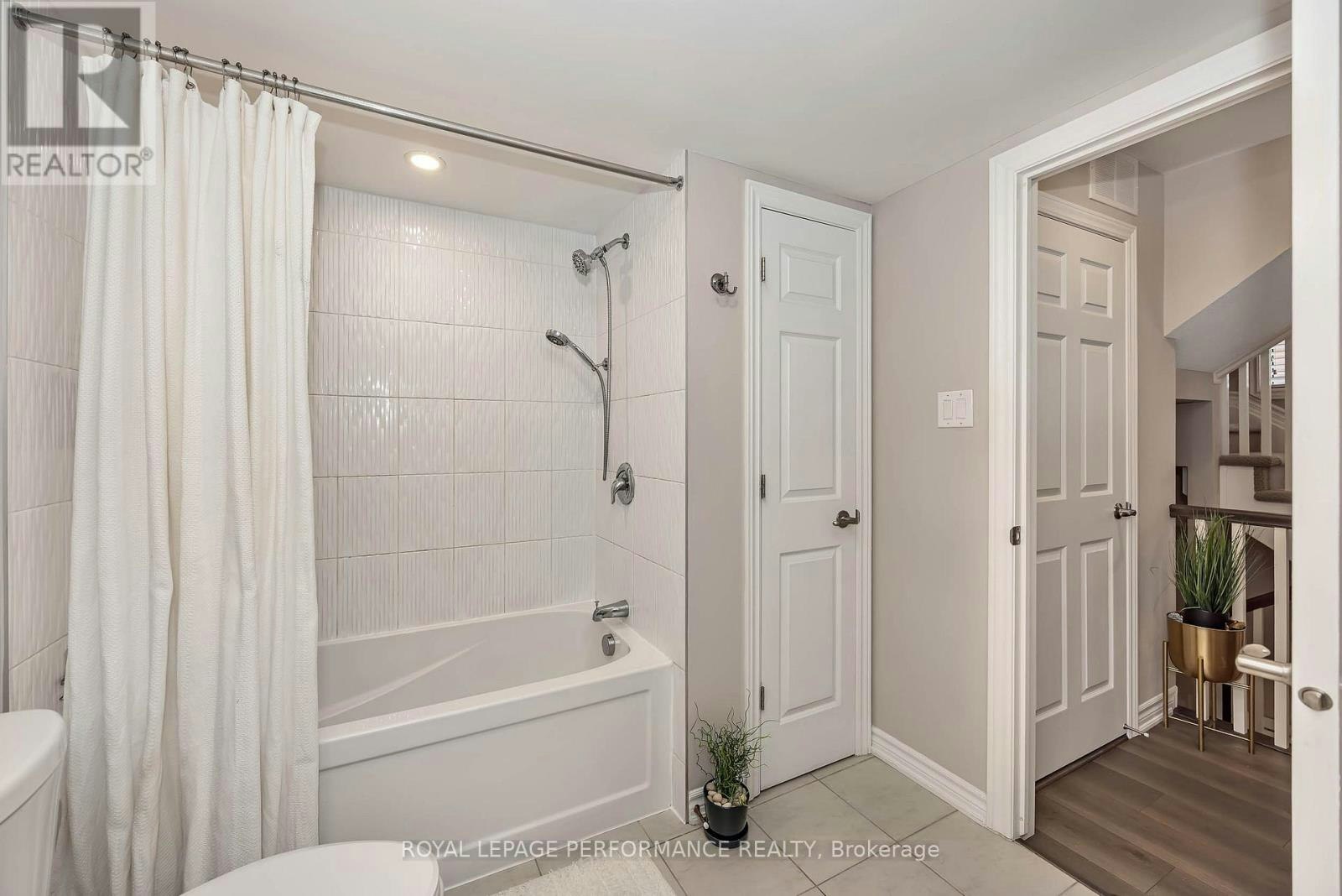 547 Ozawa Private, Ottawa, ON, K1K 4Z8 - 18