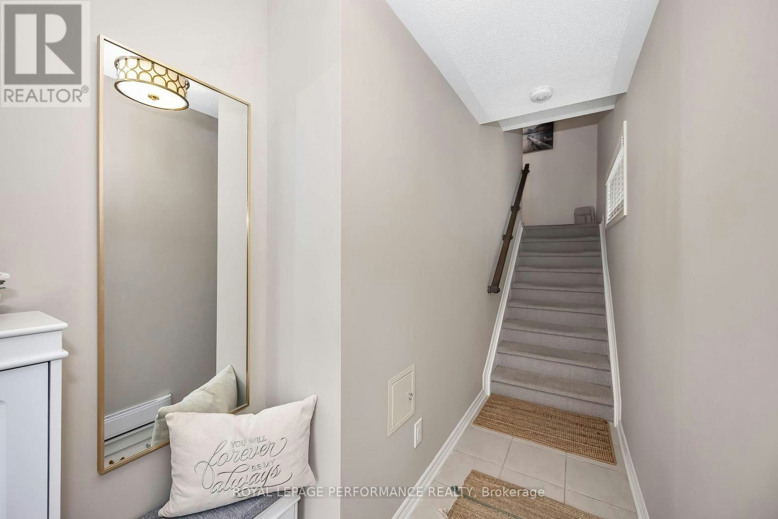 547 Ozawa Private, Ottawa, ON, K1K 4Z8 - 4