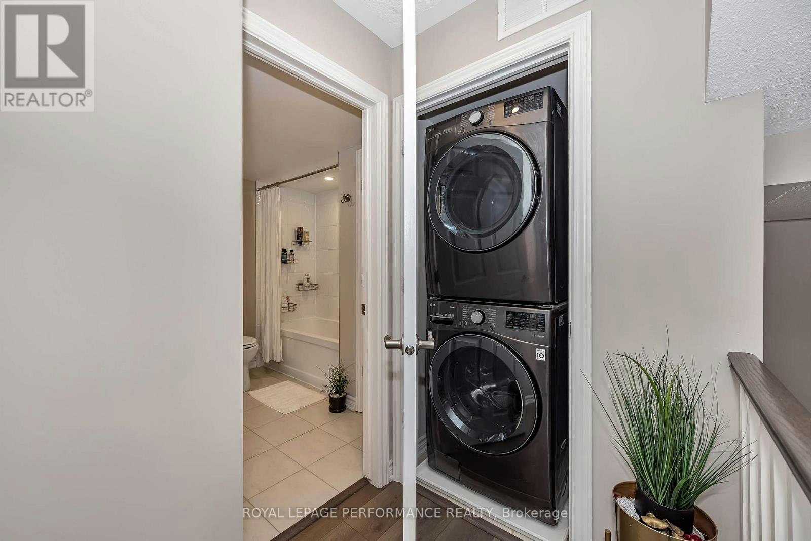 547 Ozawa Private, Ottawa, ON, K1K 4Z8 - 21