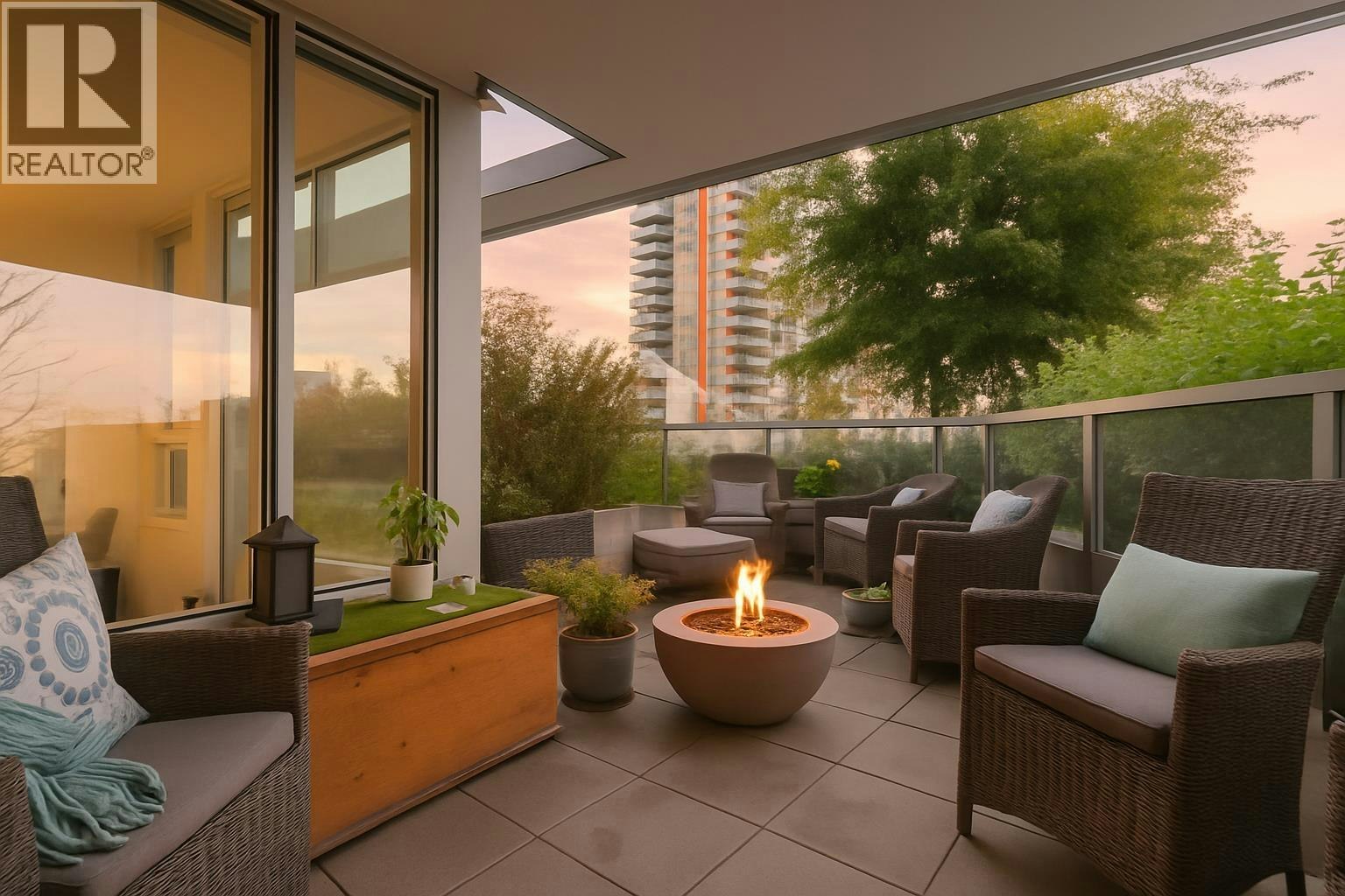 706-1500 Fern Street, North Vancouver, BC, V7J 0E6