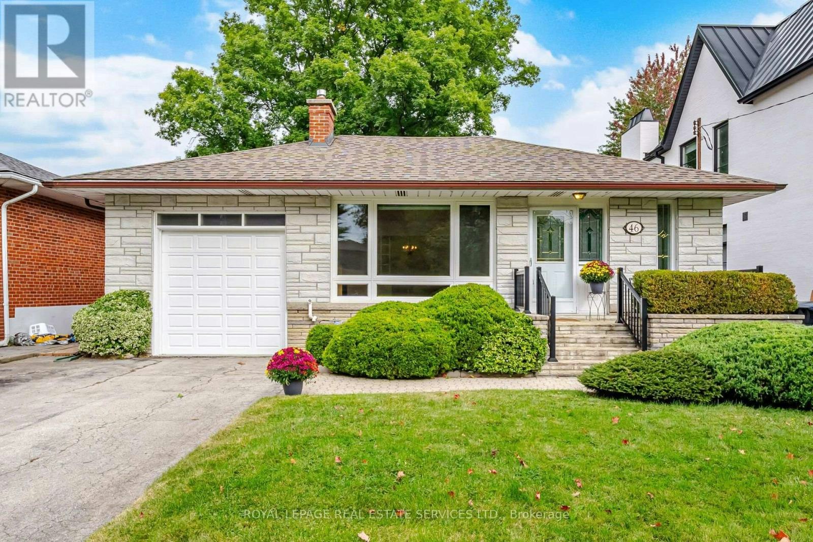 46 Cardigan Road, Toronto, ON, M8Z 2W2