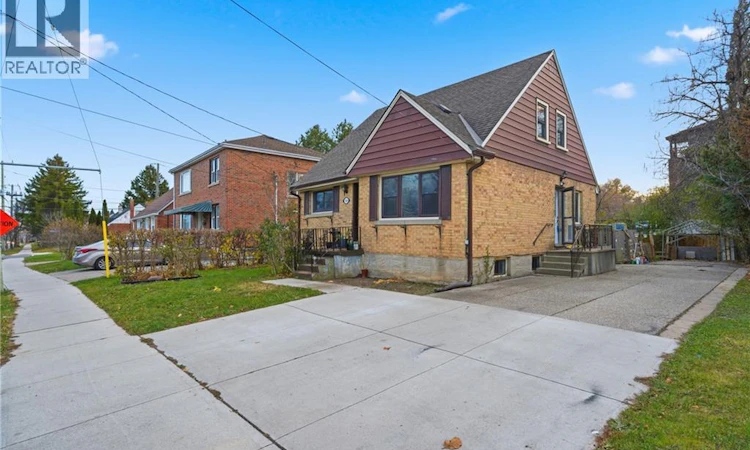 549 Weber Street E
