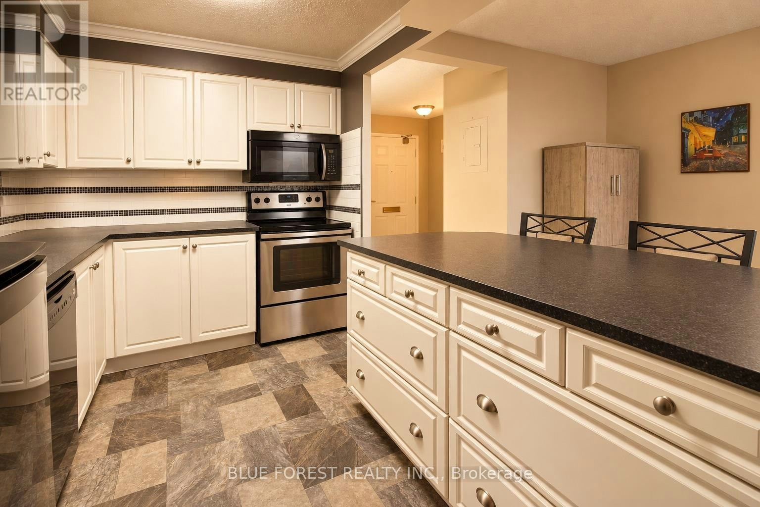 303-323 Colborne Street, London, ON, N6B 3N8 - 7