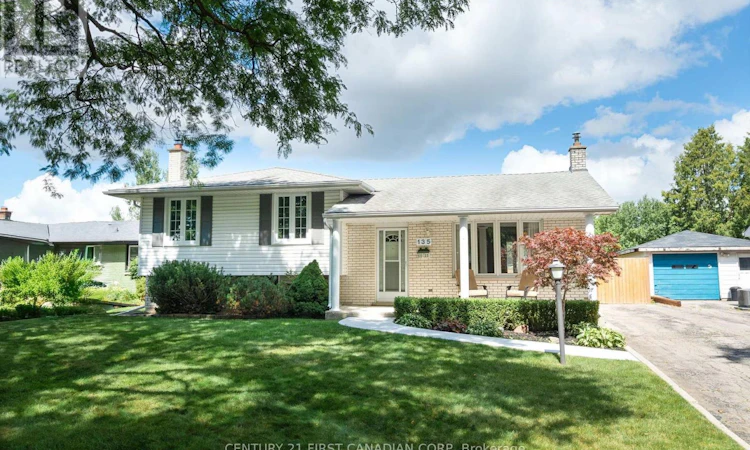 135 Downing Crescent