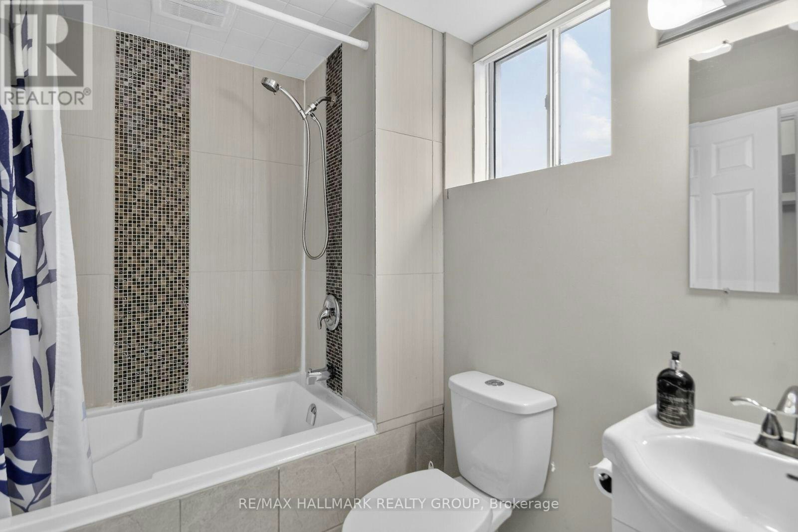 18 Sweetbay Circle, Ottawa, ON, K2S 0W8 - 22