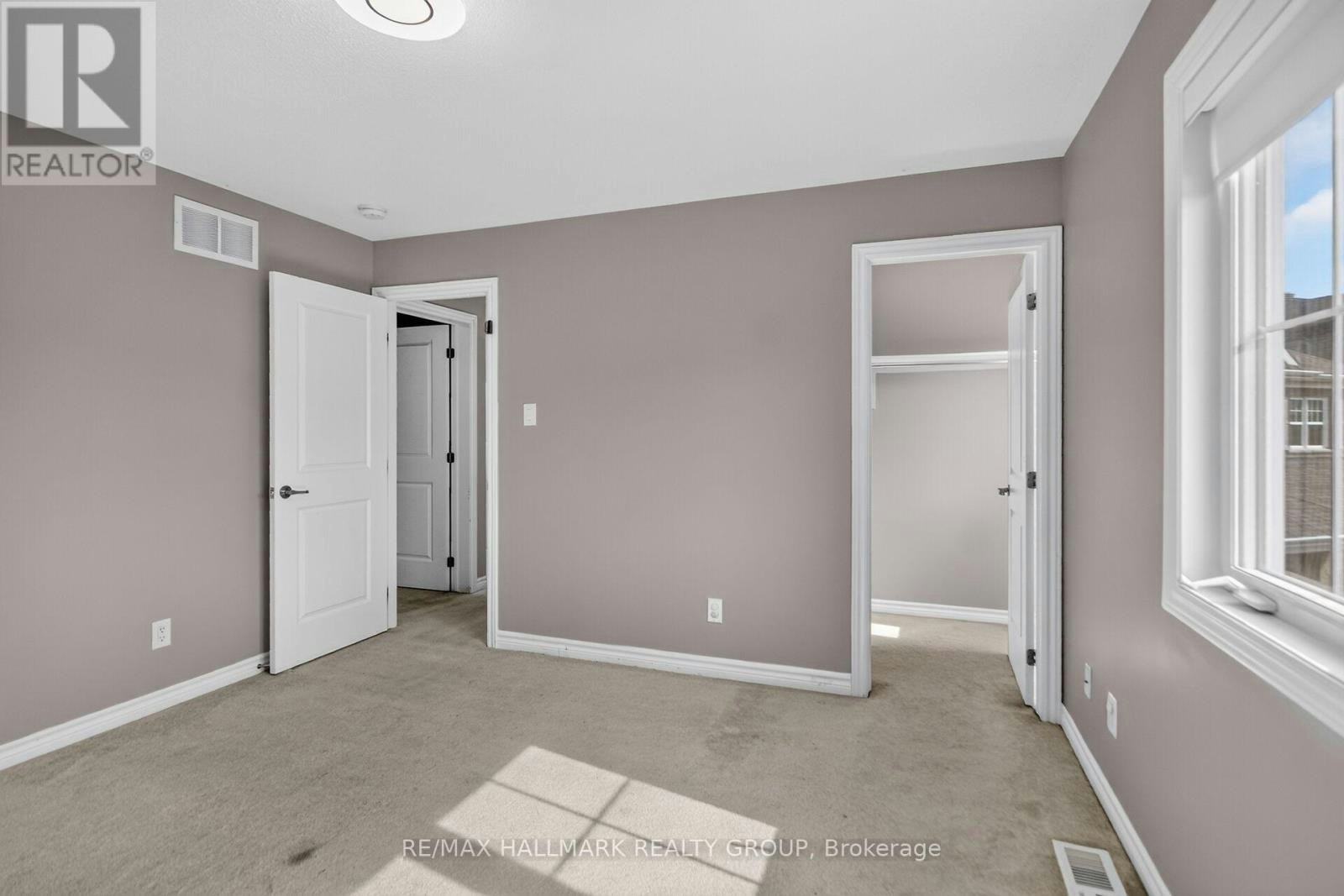 18 Sweetbay Circle, Ottawa, ON, K2S 0W8 - 19