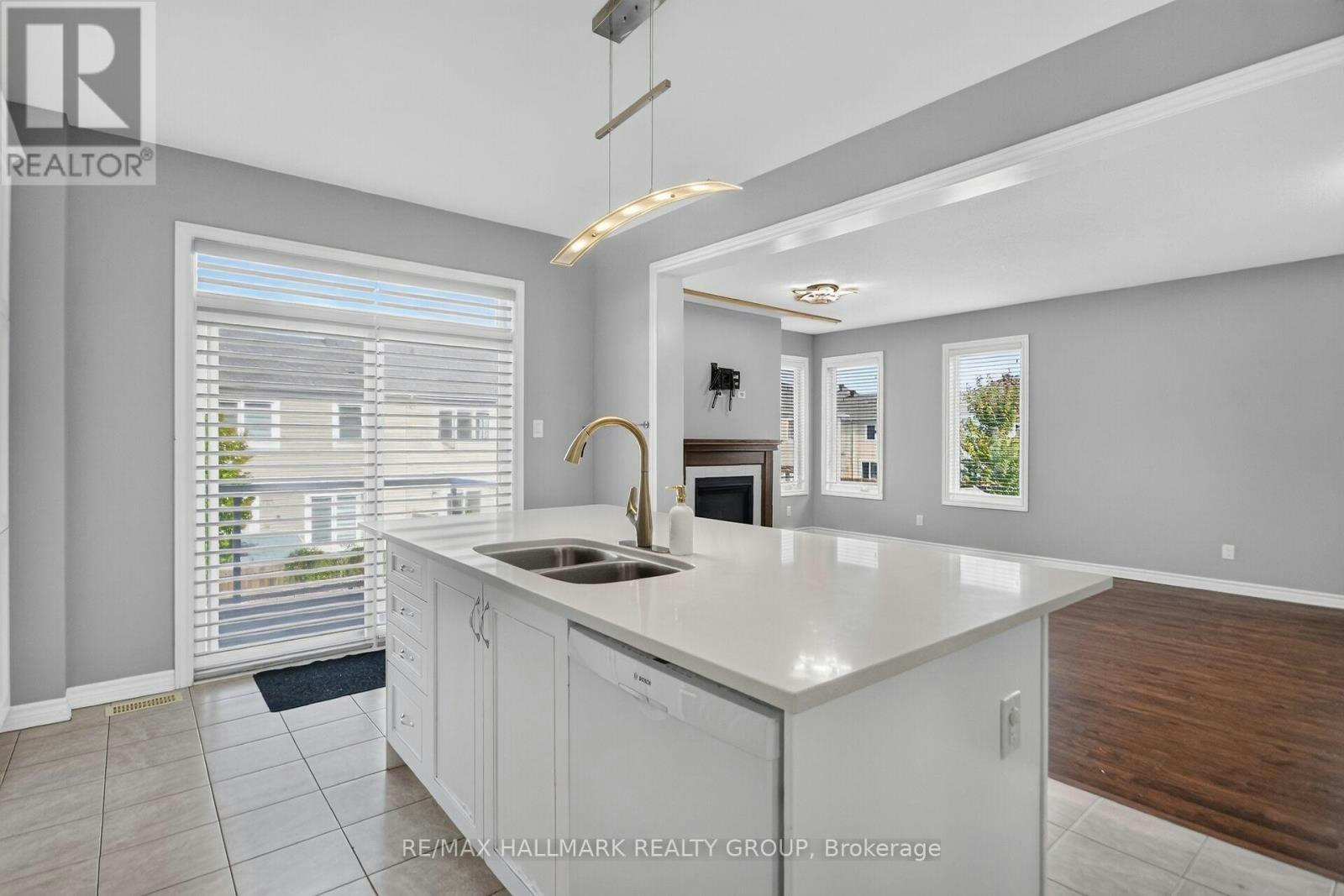 18 Sweetbay Circle, Ottawa, ON, K2S 0W8 - 11