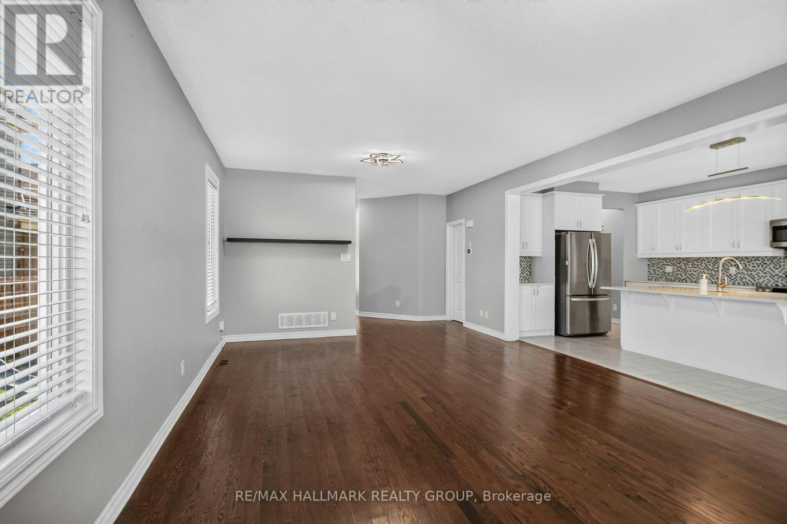 18 Sweetbay Circle, Ottawa, ON, K2S 0W8 - 10