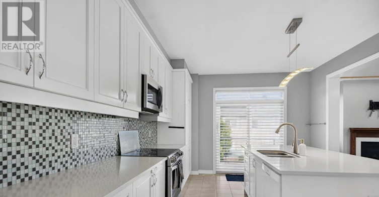 18 Sweetbay Circle, Ottawa, ON, K2S 0W8 - 15